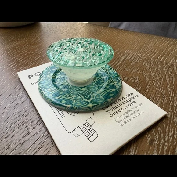 WHITE LOTUS Popsocket MagSafe Popgrip - Picture 4 of 6